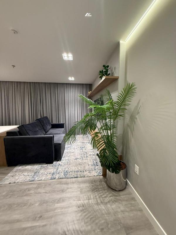 Apartamento à venda no Meia Praia: 