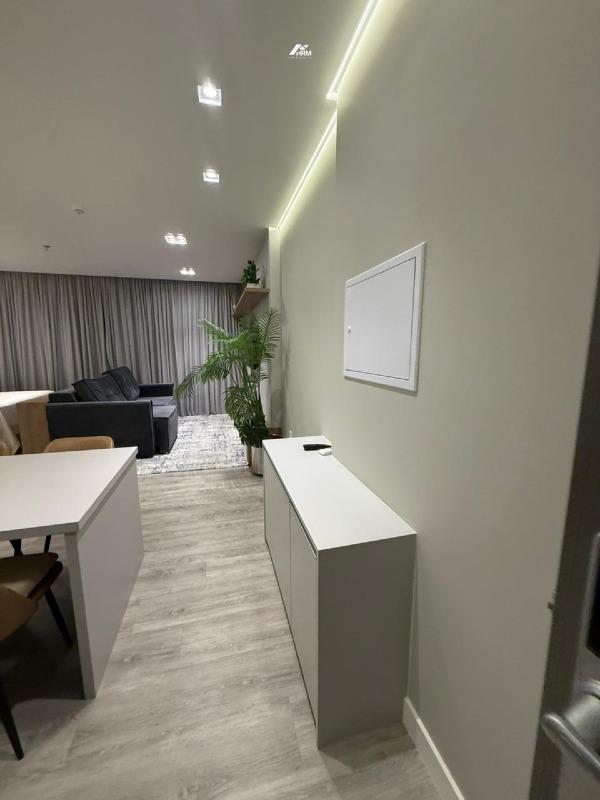 Apartamento à venda no Meia Praia: 