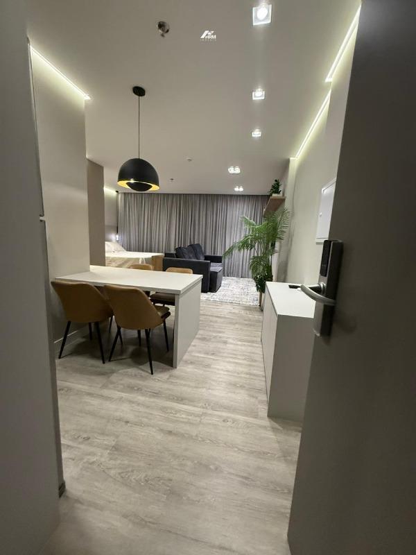 Apartamento à venda no Meia Praia: 