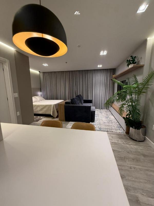 Apartamento à venda no Meia Praia: 