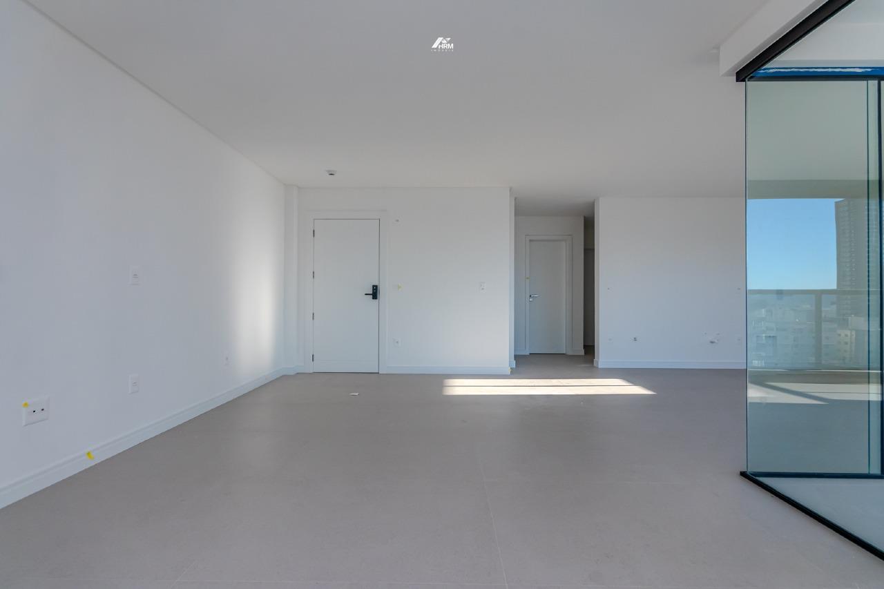 Apartamento à venda no Meia Praia: 