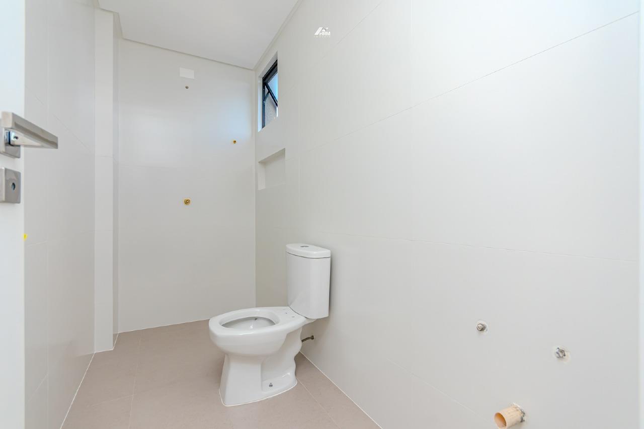 Apartamento à venda no Meia Praia: 