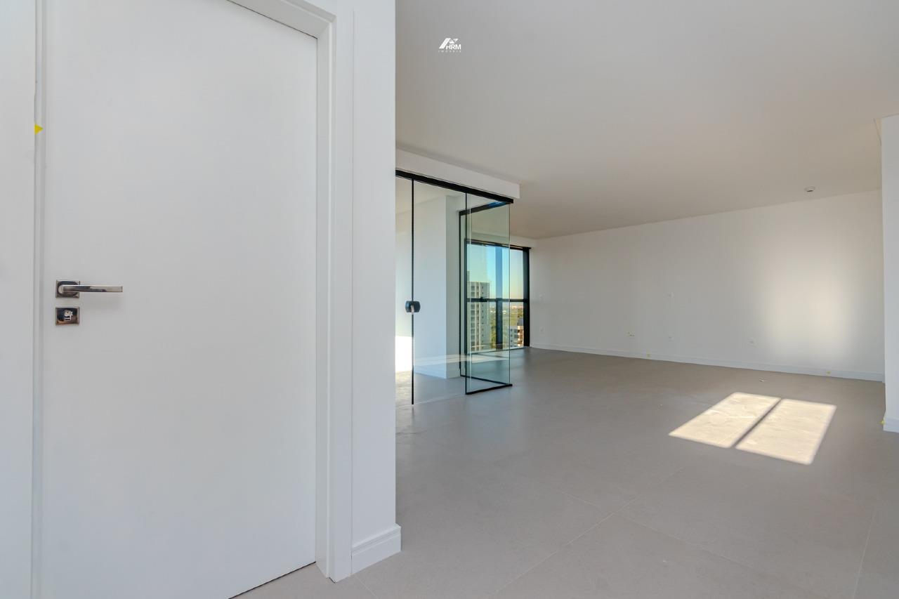 Apartamento à venda no Meia Praia: 