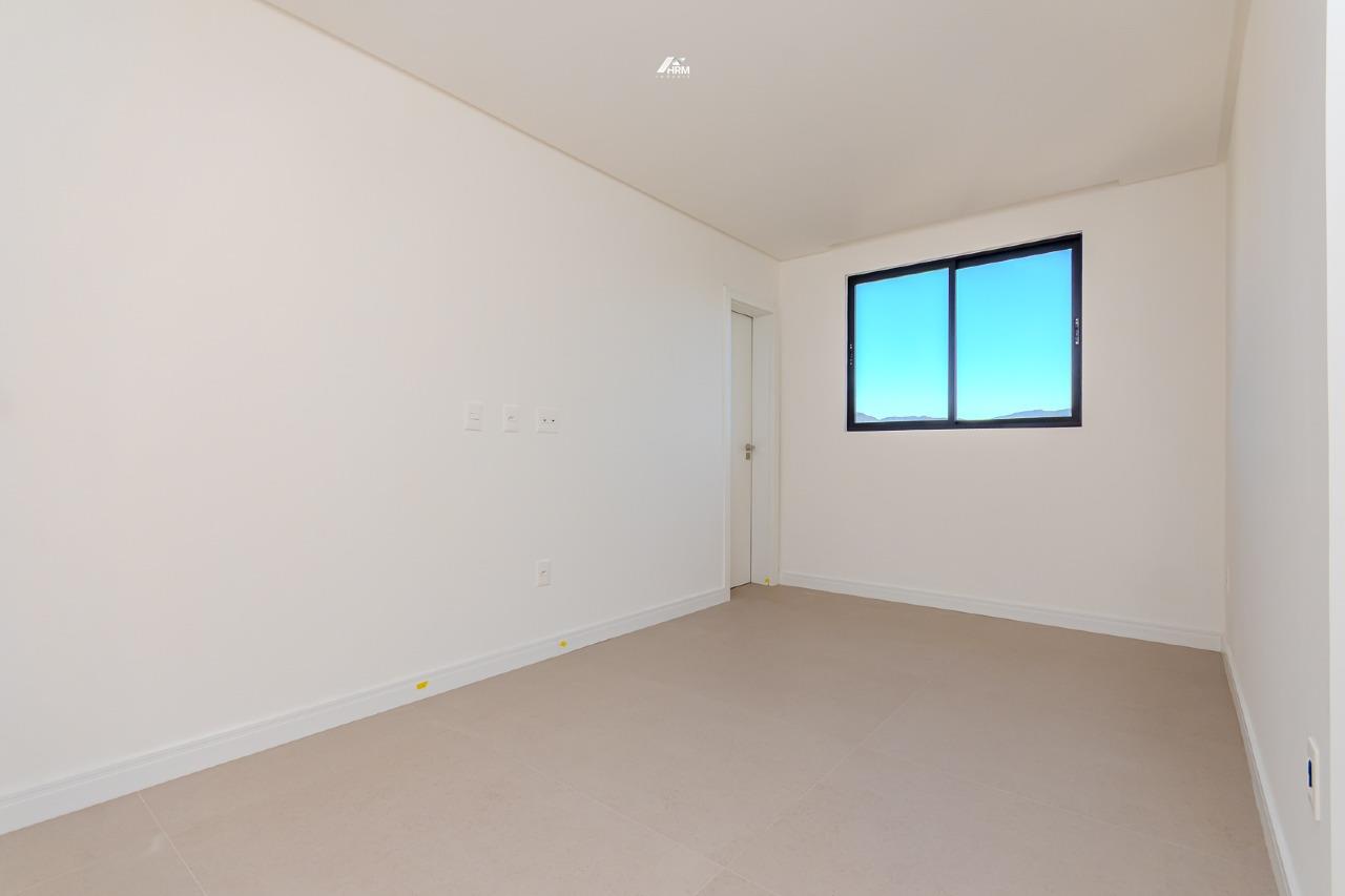 Apartamento à venda no Meia Praia: 