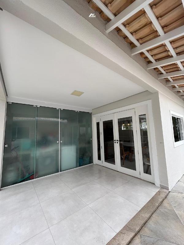 Casa de Condomínio à venda no Barra: 