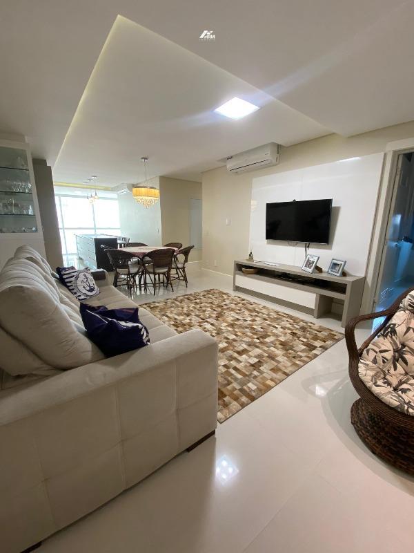 Apartamento à venda no Pioneiros: 