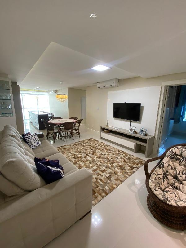 Apartamento à venda no Pioneiros: 