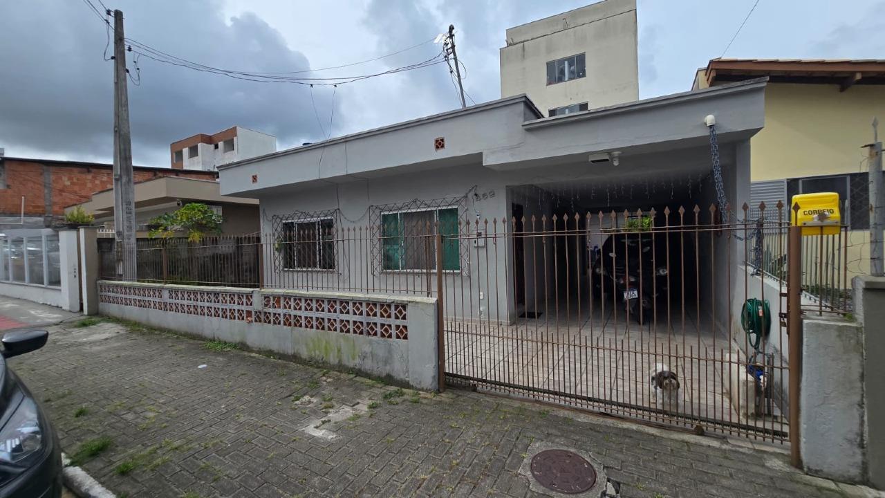 Casa à venda no Nações: 