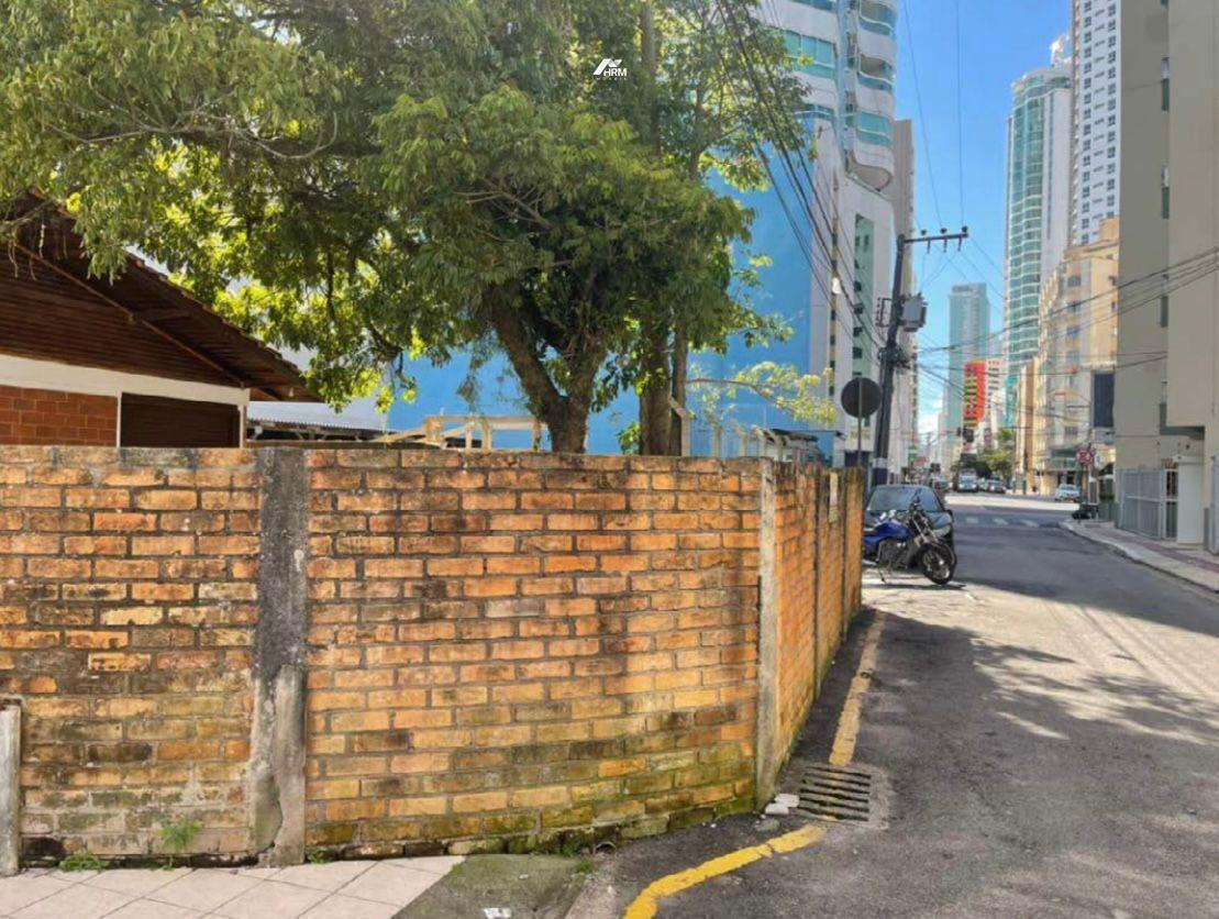 Terreno à venda no Centro: 