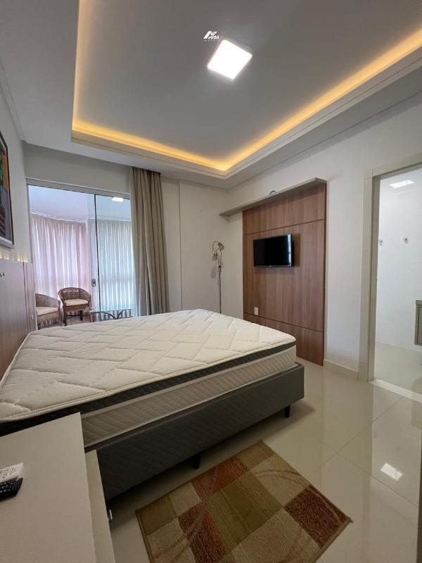 Apartamento à venda no Meia Praia: 