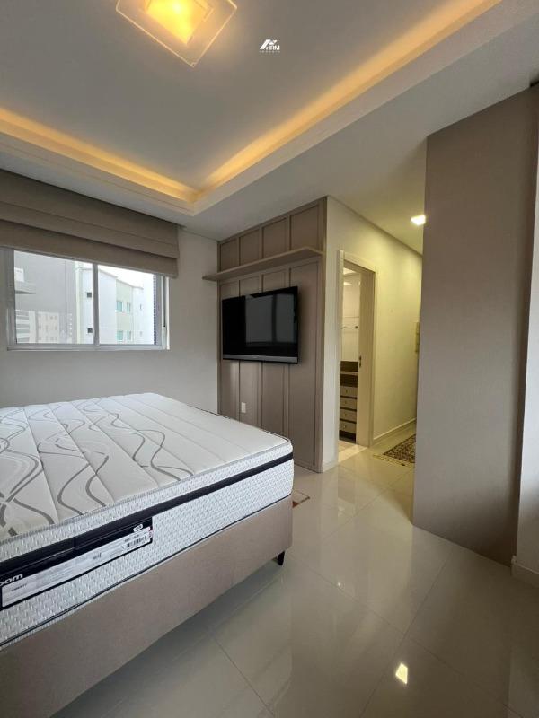 Apartamento à venda no Meia Praia: 