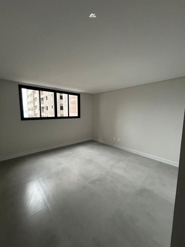 Apartamento à venda no Perequê: 