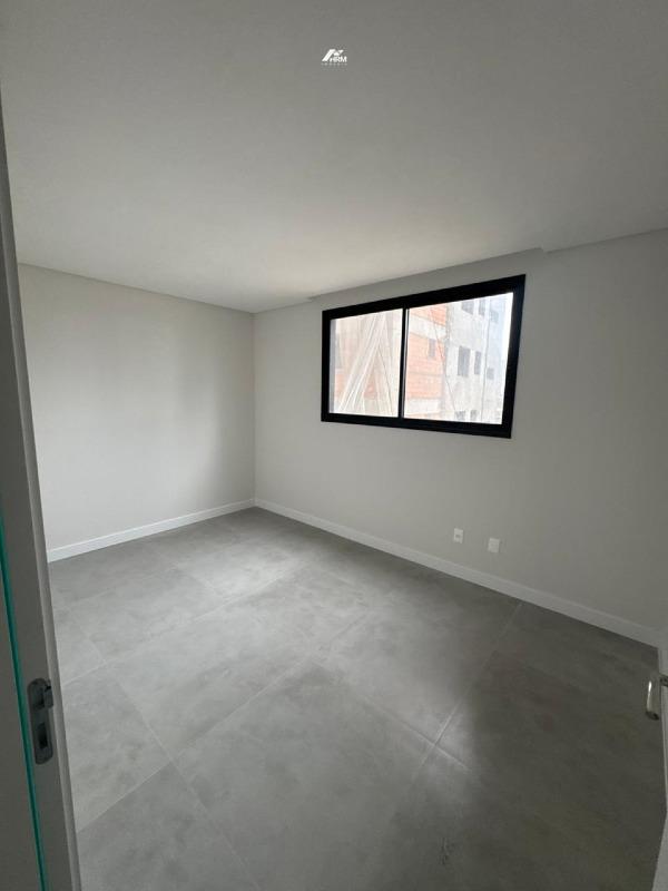 Apartamento à venda no Perequê: 