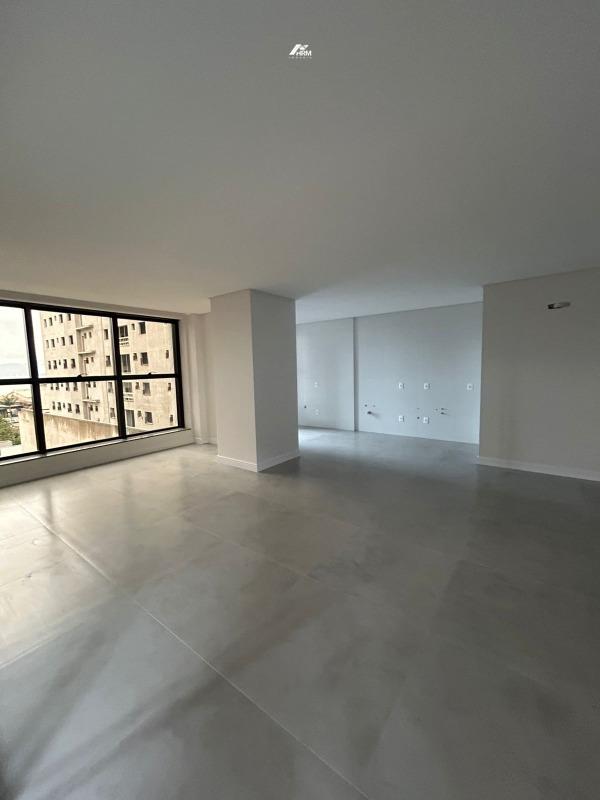 Apartamento à venda no Perequê: 