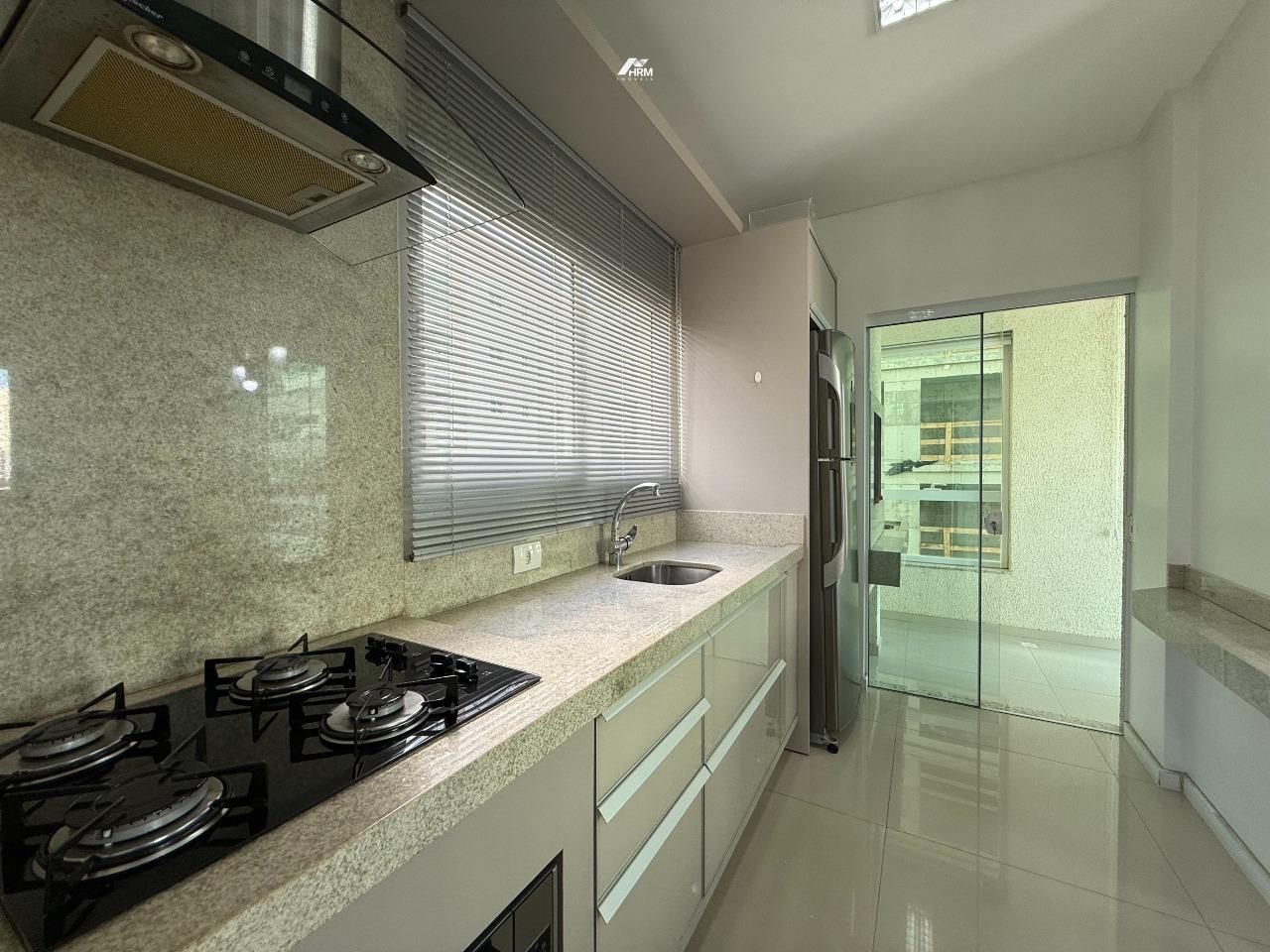 Apartamento à venda no Meia Praia: 