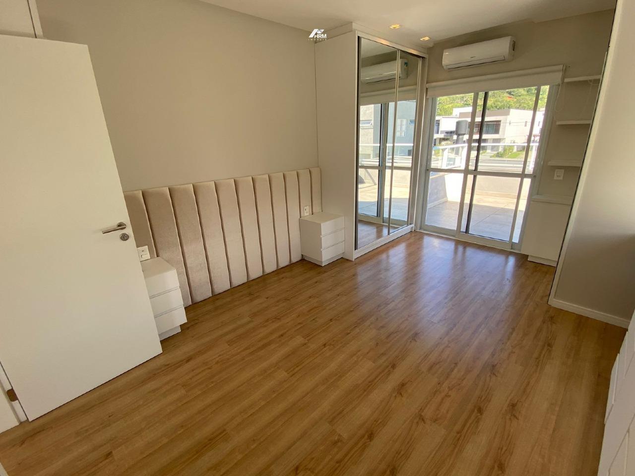 Casa de Condomínio à venda no Santa Regina: 