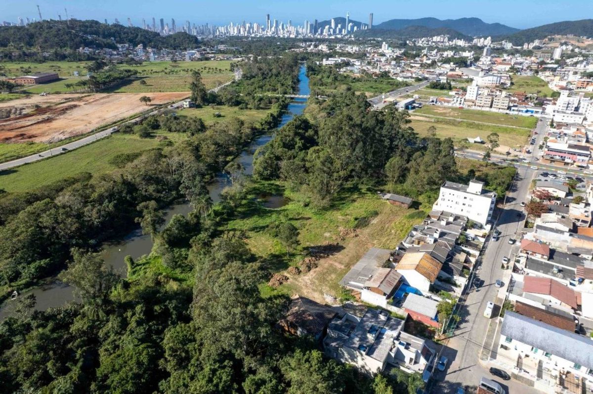 Terreno à venda no Centro: 