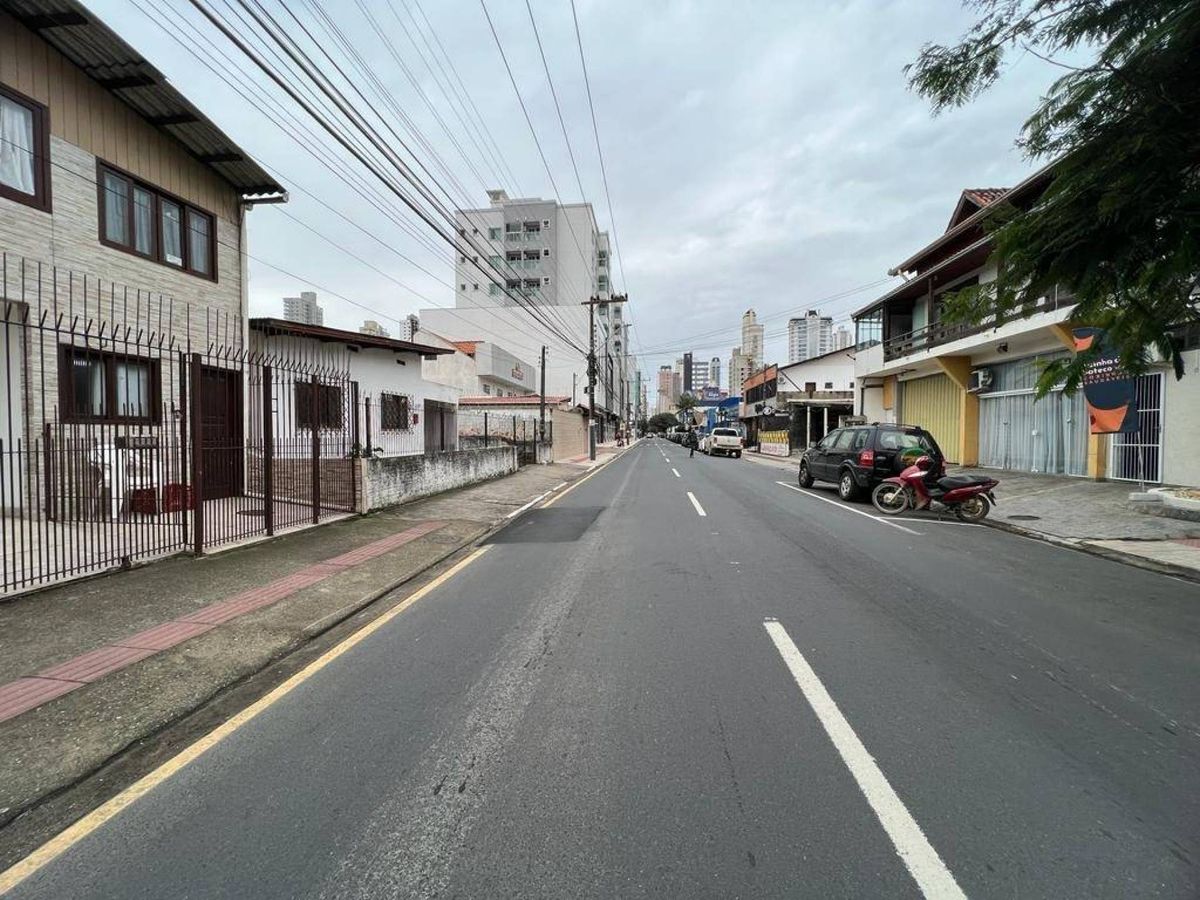 Terreno à venda no Centro: 