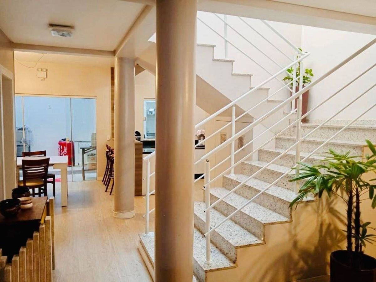 Casa à venda no Centro: 