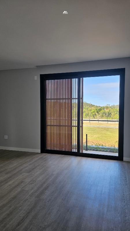 Casa de Condomínio à venda no Centro: 