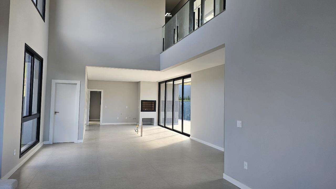 Casa de Condomínio à venda no Centro: 