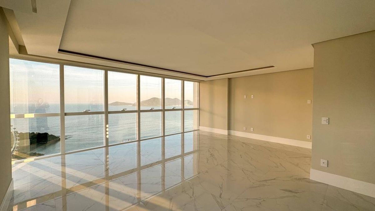 Apartamento à venda no Pioneiros: 