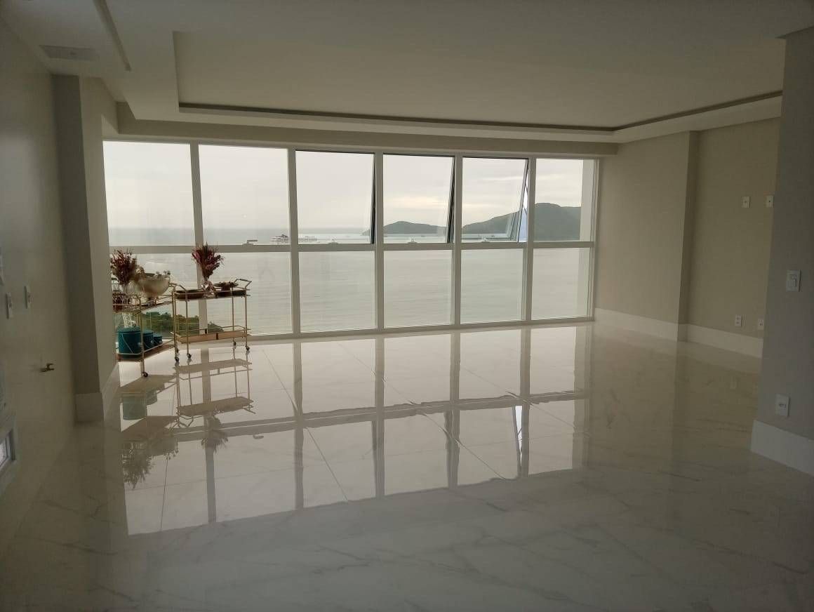 Apartamento à venda no Pioneiros: 