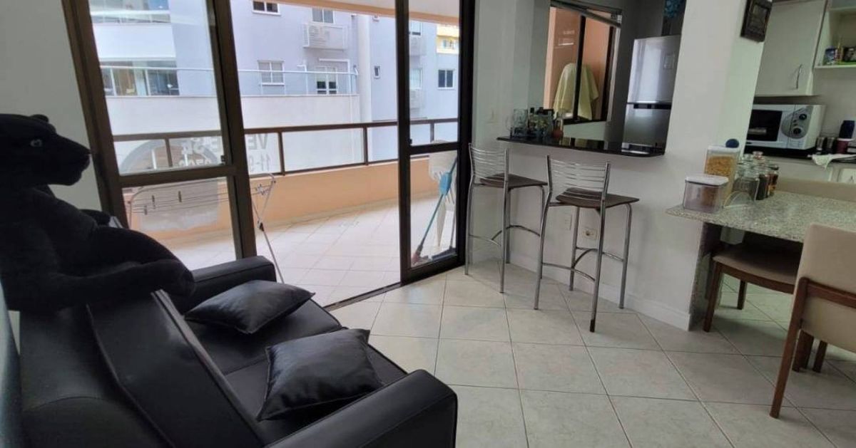 Apartamento à venda no Pioneiros: 