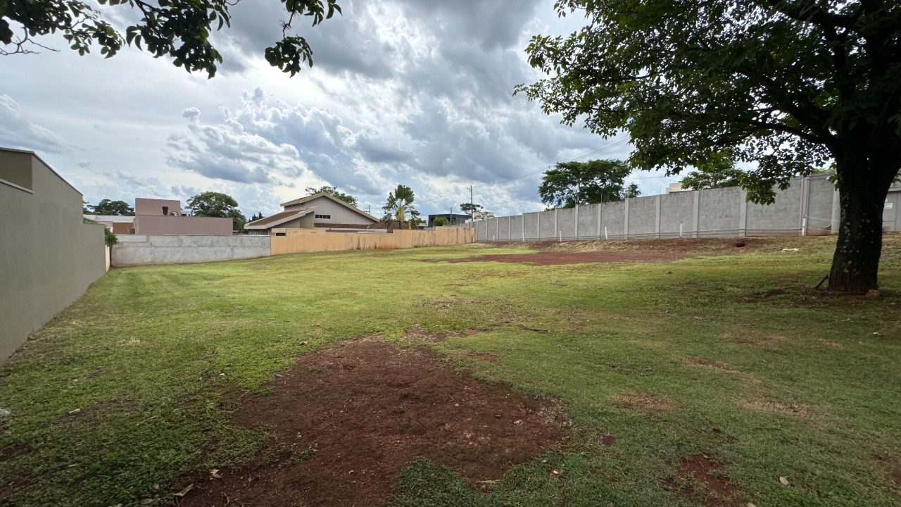 Terreno em condomínio à venda no Jardim Athenas: 