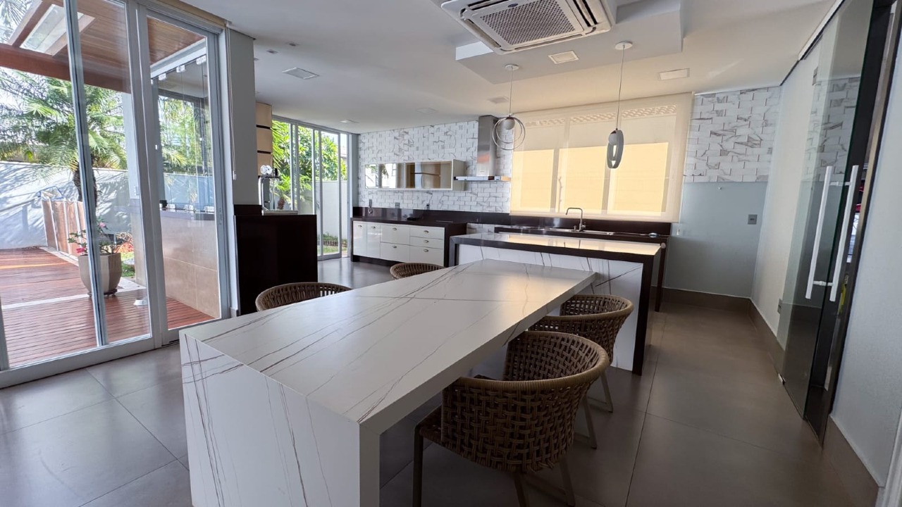 Casa em condomínio à venda no Jardim Athenas: 