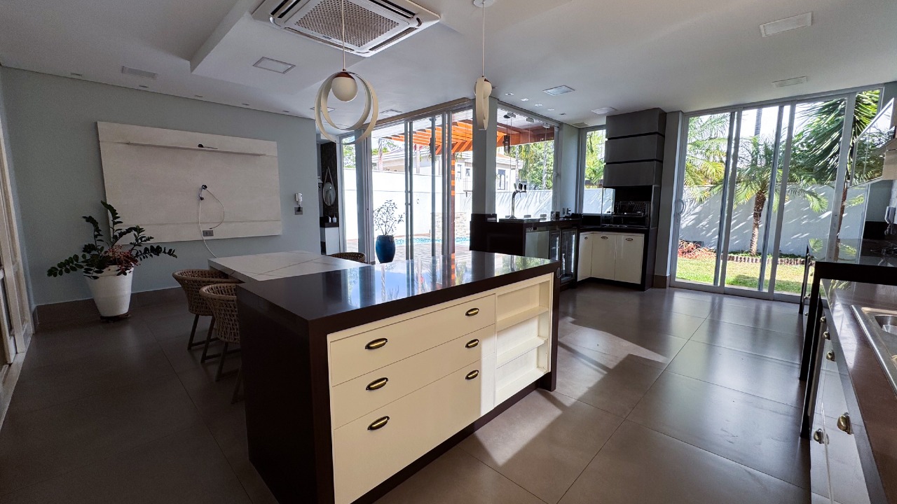 Casa em condomínio à venda no Jardim Athenas: 