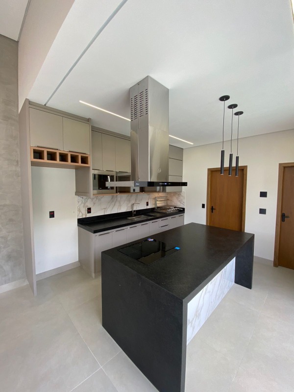 Casa à venda no Jardim Grande Aliança: 