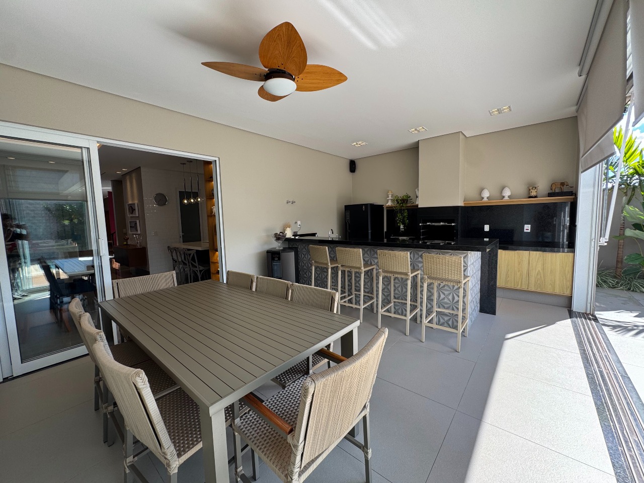 Casa em condomínio à venda no Jardim Cajubá: 