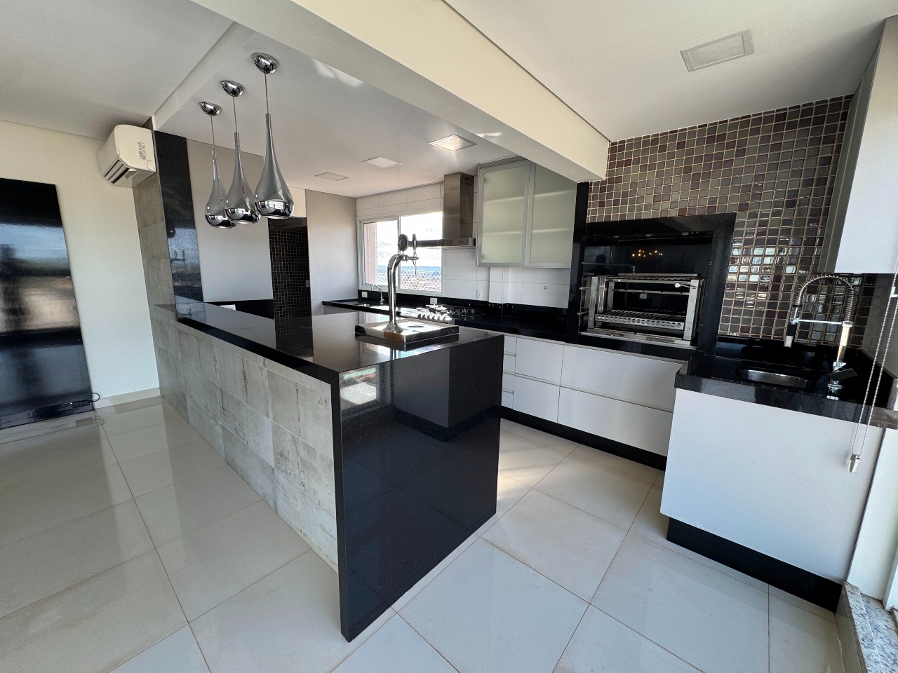 Cobertura duplex à venda no Centro: 