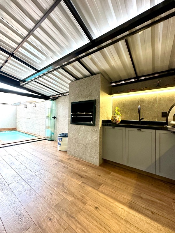 Casa em condomínio à venda no Jardim Cybelli: 