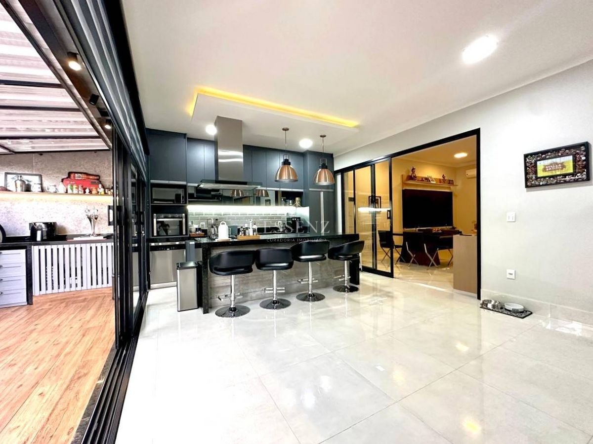 Casa em condomínio à venda no Jardim Cybelli: 