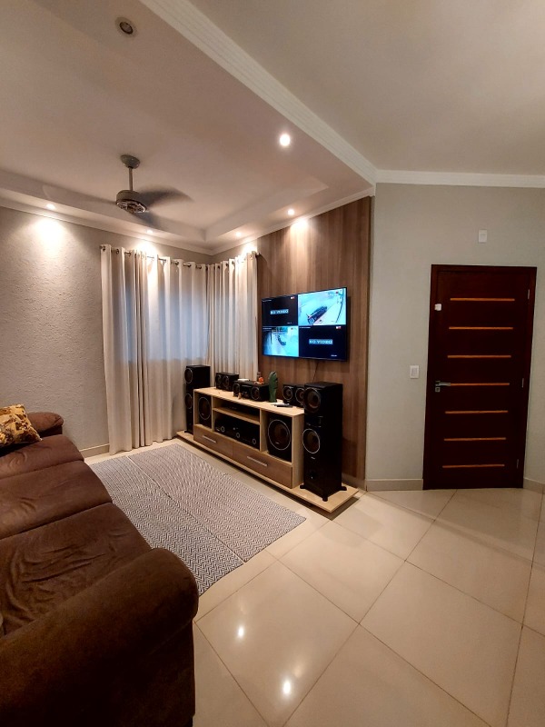 Casa à venda no Jardim Grande Aliança: 