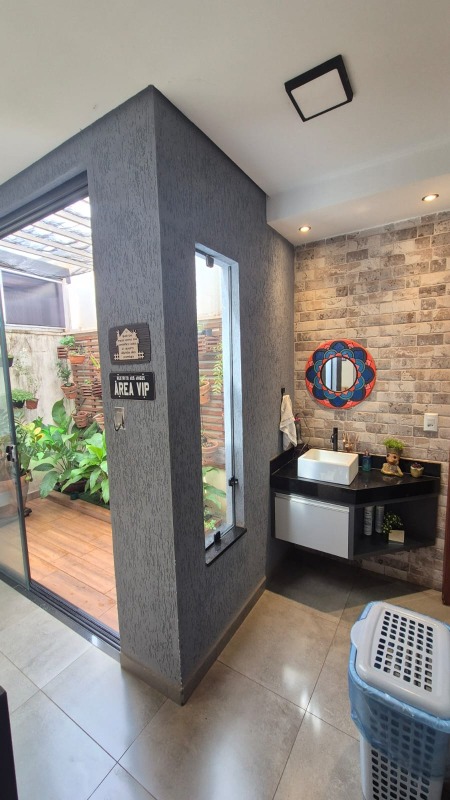 Sobrado em condomínio à venda no Jardim Grande Aliança: 