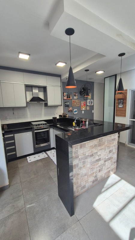 Sobrado em condomínio à venda no Jardim Grande Aliança: 