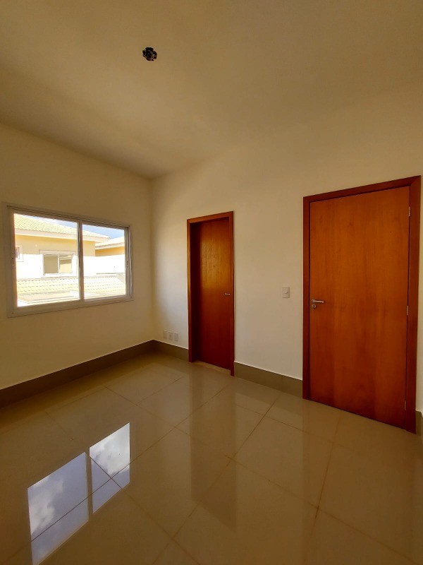 Sobrado em condomínio à venda no Jardim Grande Aliança: 