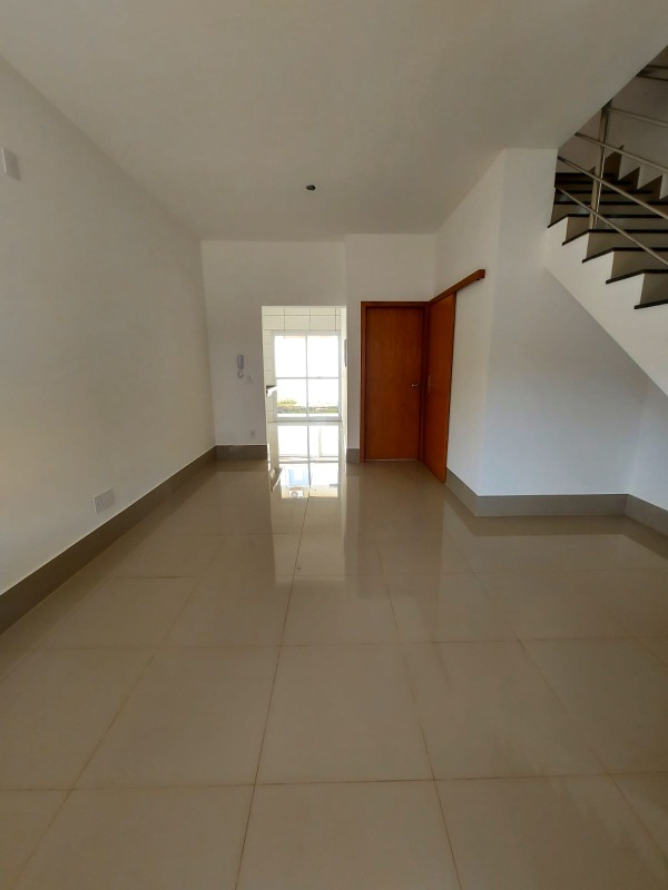 Sobrado em condomínio à venda no Jardim Grande Aliança: 