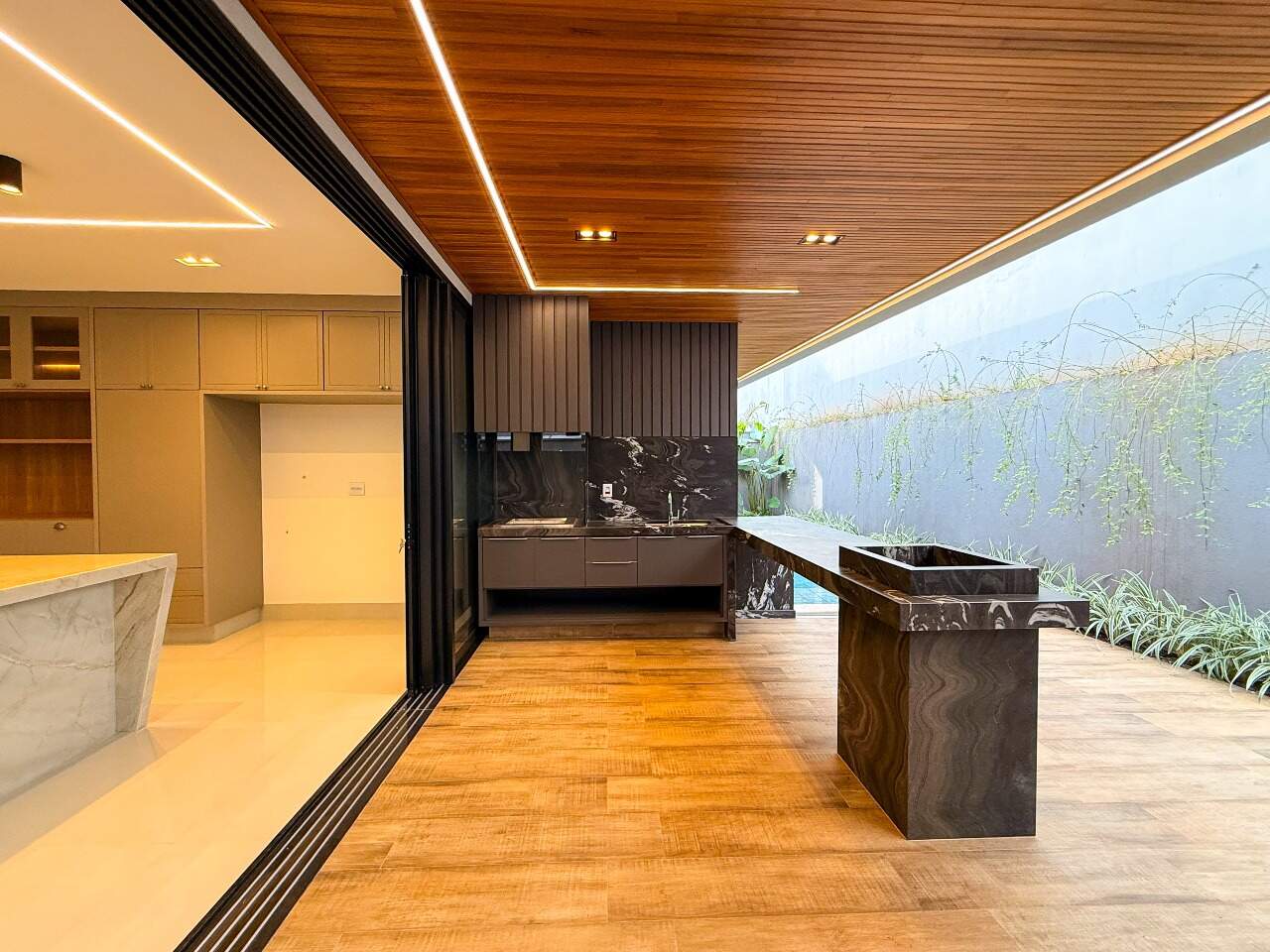Casa em condomínio à venda no Vila do Golfe: 