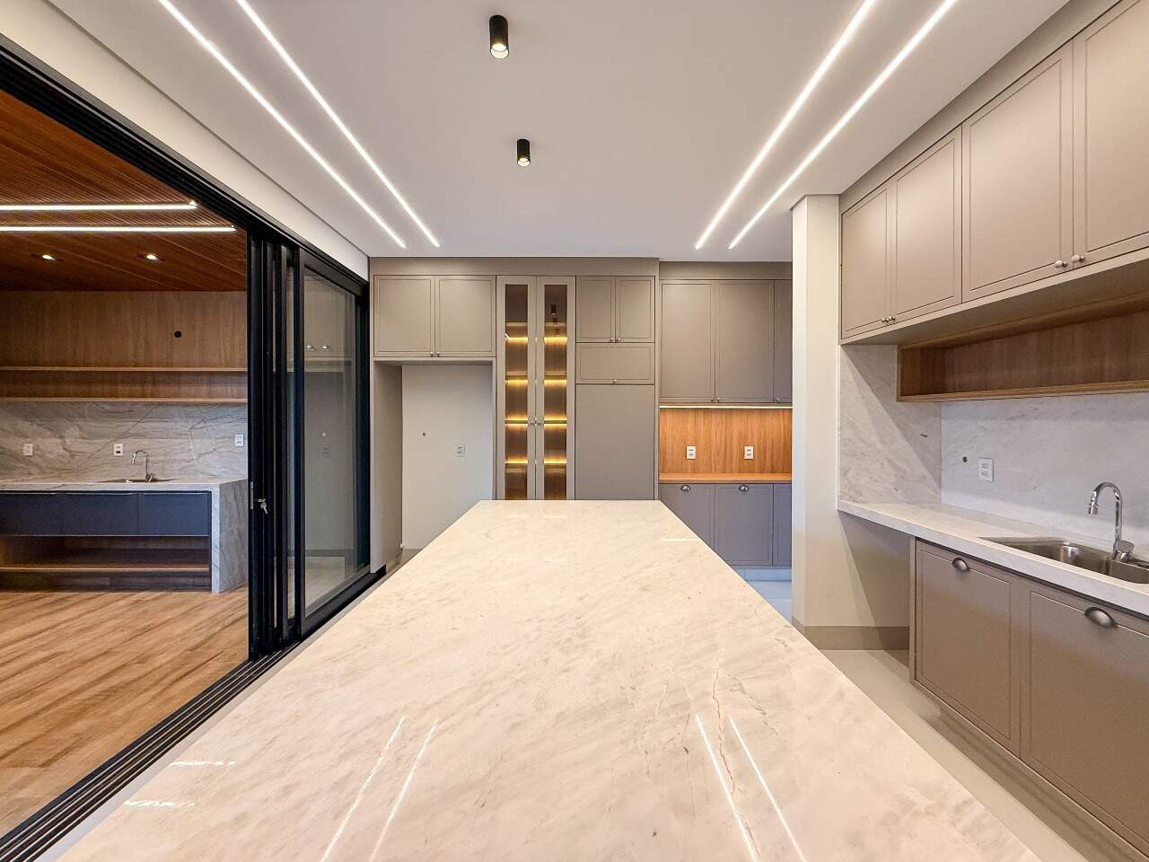Casa em condomínio à venda no Vila do Golfe: 