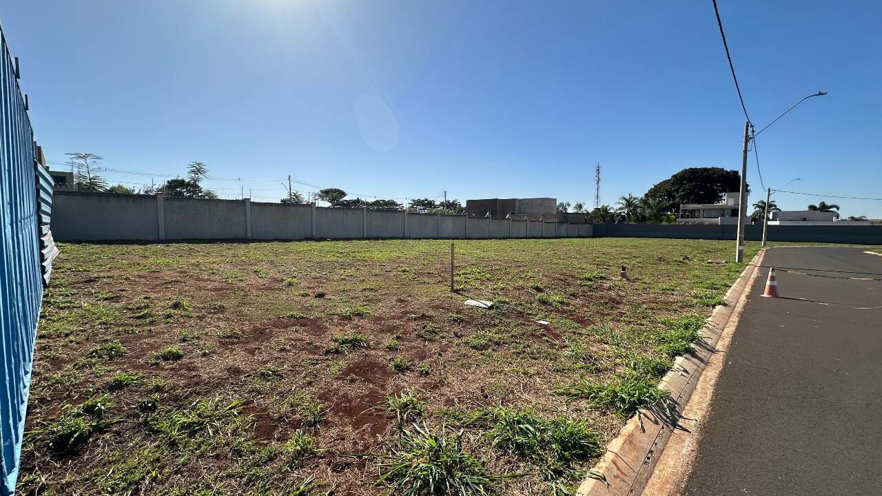 Terreno em condomínio à venda no Jardim Bothânico: 