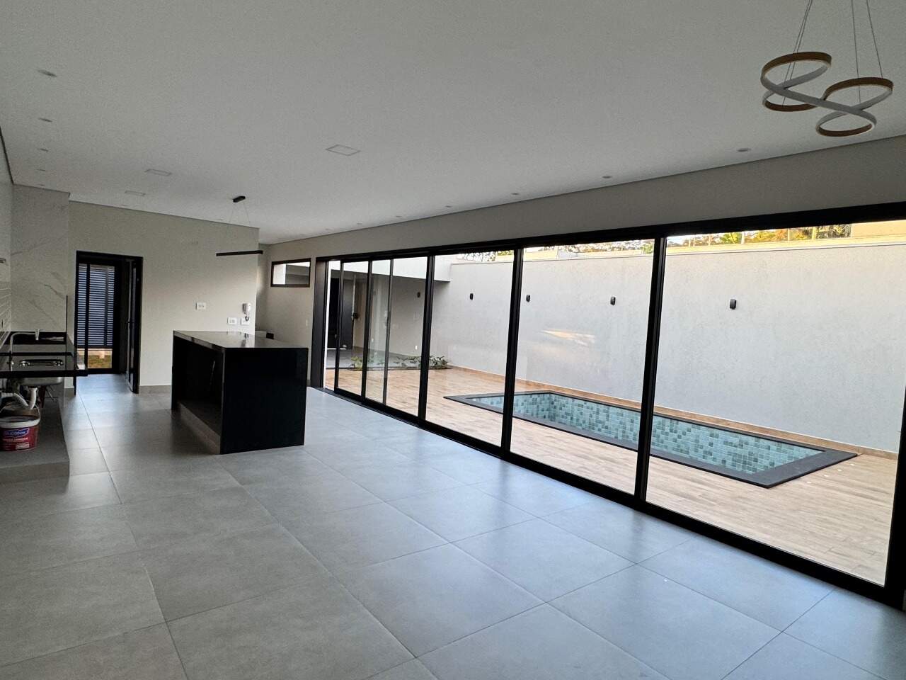 Casa à venda no Jardim Tropical: 