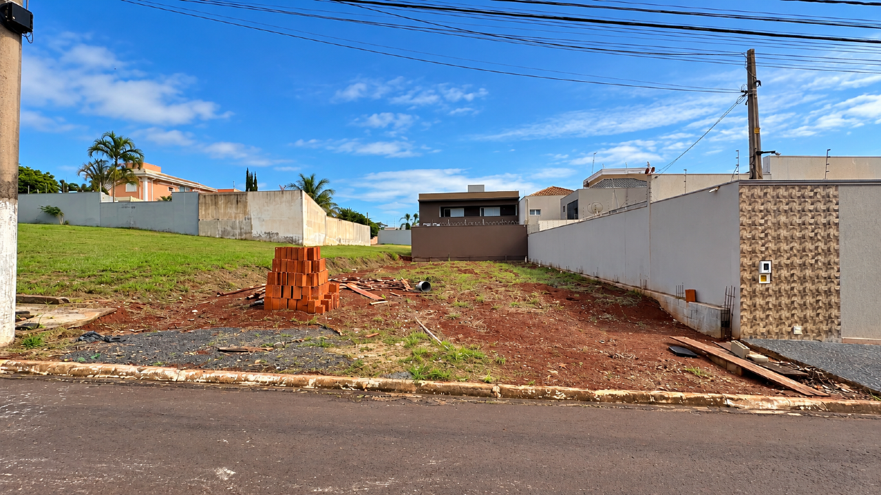 Lote à venda no Jardim Bothânico: 