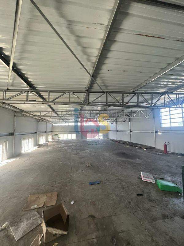 Depósito-Galpão-Armazém para alugar, 700m² - Foto 1