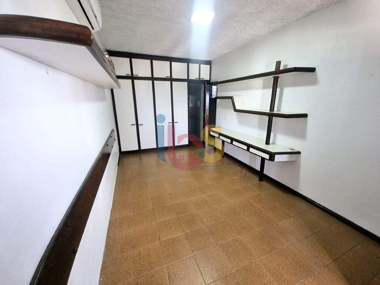 Casa à venda com 4 quartos, 450m² - Foto 26