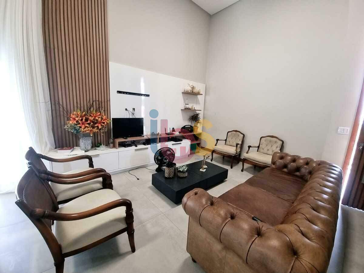 Casa à venda com 4 quartos, 233m² - Foto 2