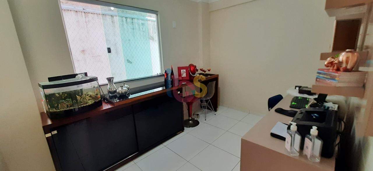 Casa à venda com 4 quartos, 200m² - Foto 15